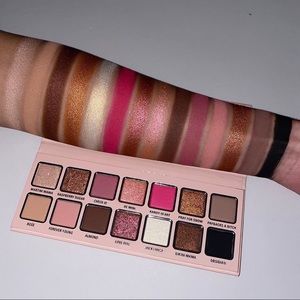 Kylie Jenner 2019 Holiday Eyeshadow Palette